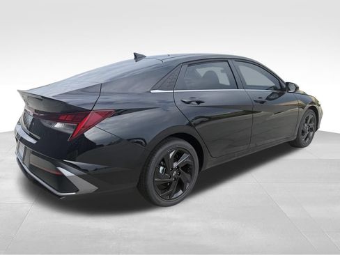New 2026 Hyundai Elantra SEL Sport Premium FWD image 7