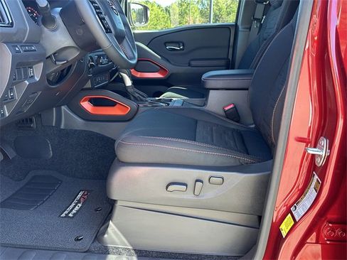 Certified 2025 Nissan Frontier PRO-4X w/ Pro Convenience Package image 10