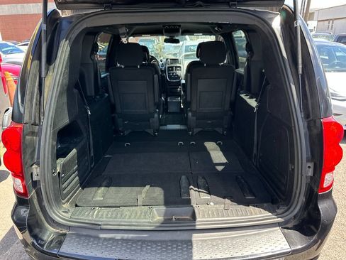 Used 2018 Dodge Grand Caravan SE FWD image 20