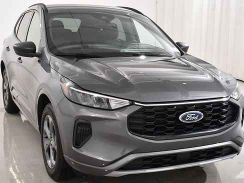 Used 2023 Ford Escape ST-Line w/ Tech Pack #1 AWD/4WD image 4