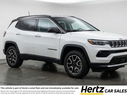 Used 2025 Jeep Compass Trailhawk image 1