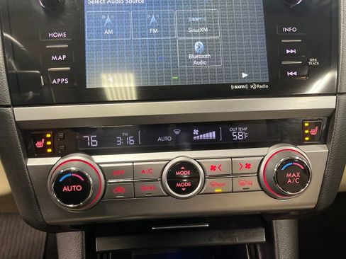 Used 2016 Subaru Outback 2.5i Limited image 19