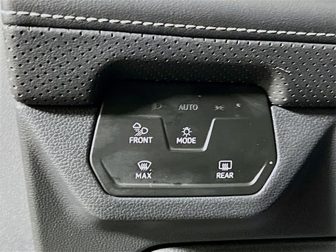 Used 2024 Volkswagen Atlas SE image 9