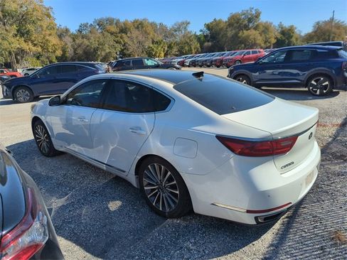 Used 2017 Kia Cadenza Premium w/ Luxury Package image 3