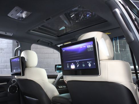 Used 2019 Lexus LX 570 4WD w/ Inspiration Series image 43