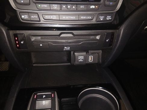 Used 2020 Honda Pilot Touring image 22