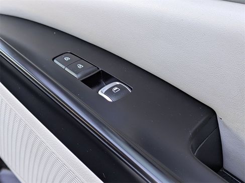 Used 2024 Kia Carnival LX image 35