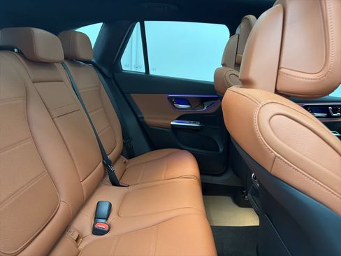 Used 2026 Mercedes-Benz GLC 300 image 27