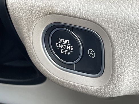 Certified 2024 Mercedes-Benz GLE 450 4MATIC image 30