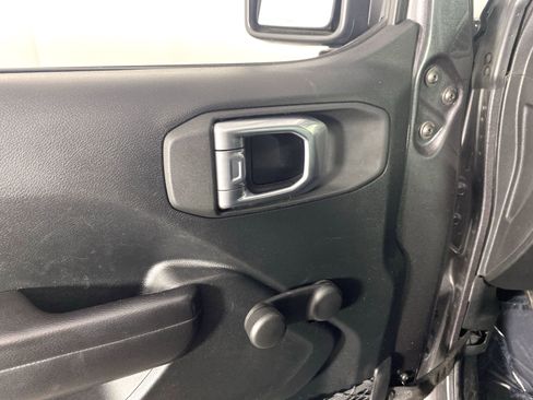 Used 2021 Jeep Wrangler Sport AWD/4WD image 13