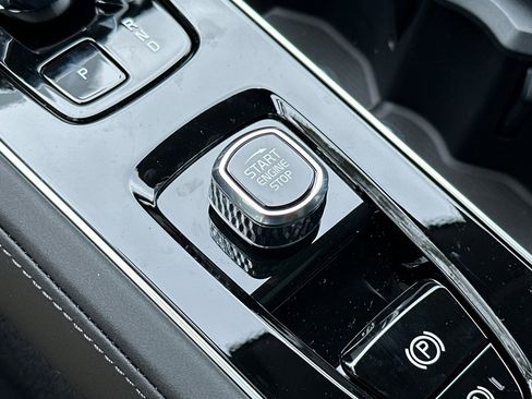 New 2025 Volvo XC90 B6 Plus image 21