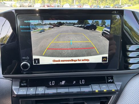 Used 2026 Toyota Camry SE FWD image 25