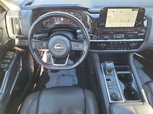 Certified 2024 Nissan Pathfinder SL image 28