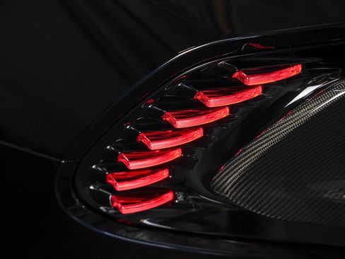 Used 2025 Aston Martin Vanquish RWD image 24