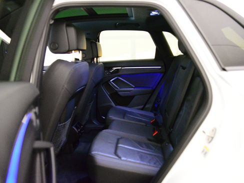 Used 2023 Audi Q3 2.0T Premium Plus image 11