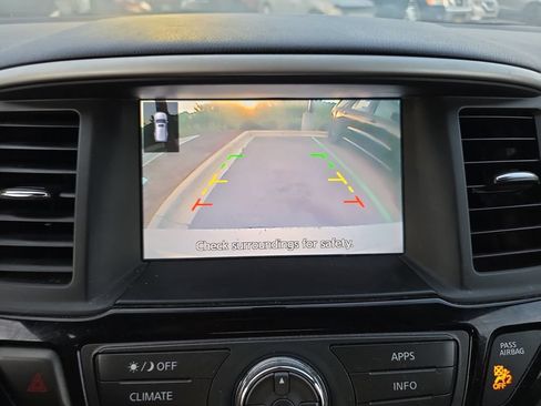 Used 2019 Nissan Pathfinder SV FWD image 9