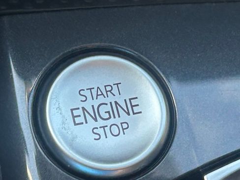 Certified 2022 Volkswagen Tiguan SE R-Line image 55