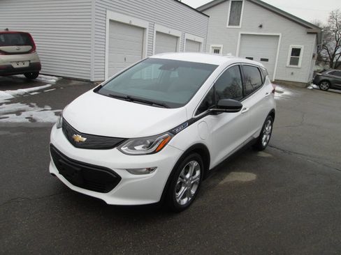 Used 2020 Chevrolet Bolt LT image 2