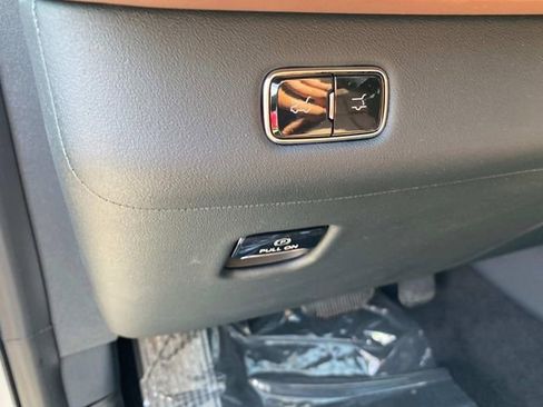 New 2026 Lincoln Navigator L Reserve AWD/4WD image 14