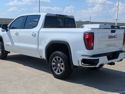 Used 2024 GMC Sierra 1500 AT4 image 9