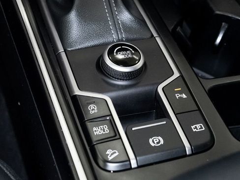 Used 2024 Kia Sorento S w/ Panoramic Sunroof Package FWD image 23