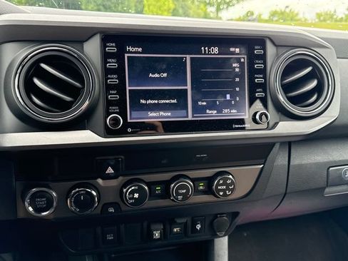 Used 2020 Toyota Tacoma TRD Sport AWD/4WD image 28