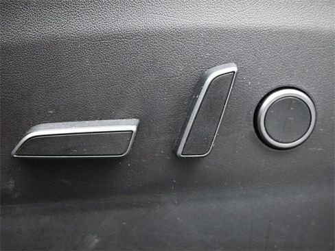 Used 2021 Tesla Model Y Long Range image 11