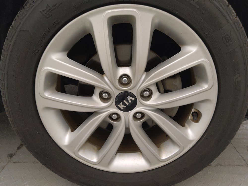 Used 2017 Kia Soul + FWD image 31