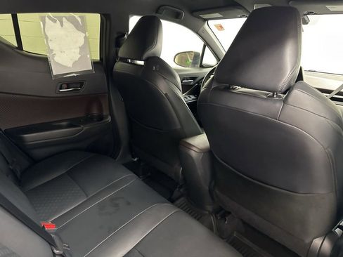 Used 2019 Toyota C-HR Limited FWD image 17