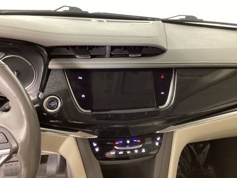 Used 2021 Cadillac XT6 Premium Luxury AWD/4WD image 15