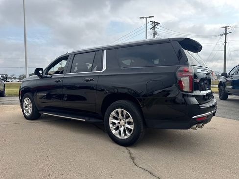 Used 2021 Chevrolet Suburban Premier w/ Premium Package image 3