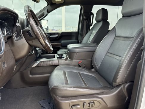 Used 2023 GMC Sierra 3500 Denali w/ Denali Ultimate Package image 19