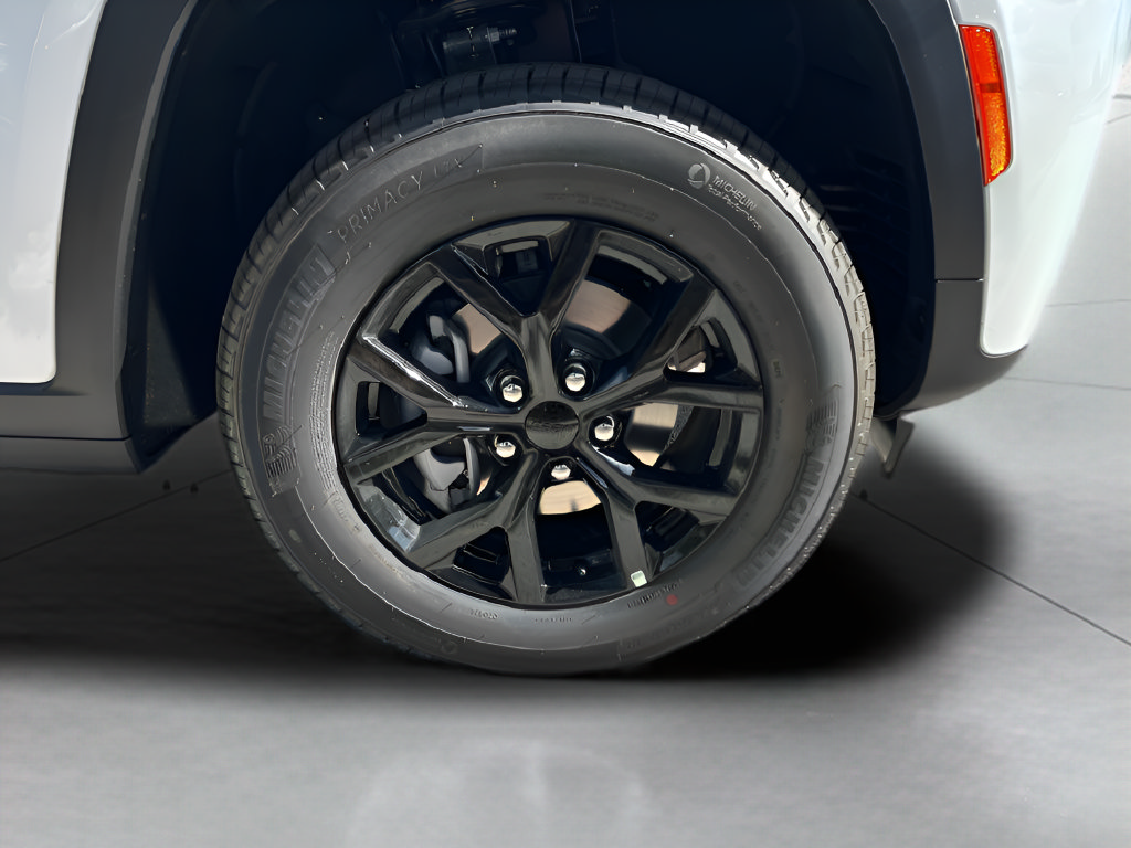 New 2026 Jeep Grand Cherokee Altitude RWD image 19