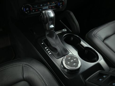 Certified 2025 Ford Bronco Badlands AWD/4WD image 17