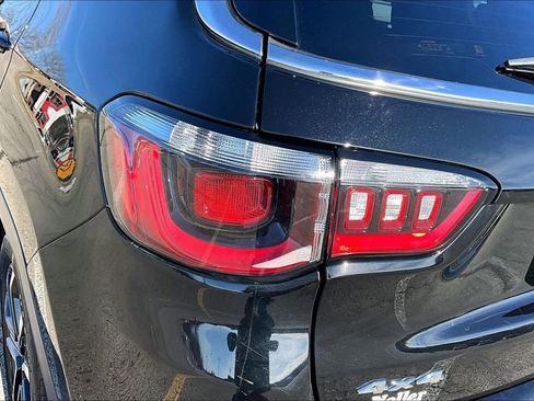 Used 2023 Jeep Compass Limited image 30