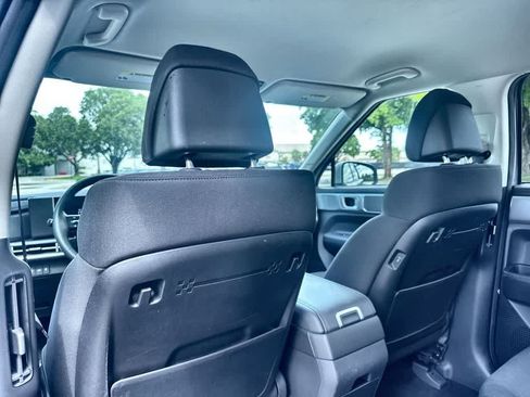 Used 2025 Hyundai Santa Fe SE FWD image 23