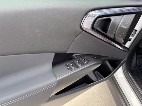 Used 2025 BMW X3 xDrive30i w/ Convenience Package image 13