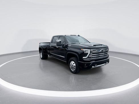 New 2026 Chevrolet Silverado 3500 High Country w/ High Country Premium Package AWD/4WD image 2