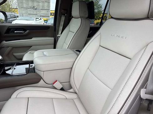 New 2026 GMC Yukon Denali w/ Denali Reserve Package image 14