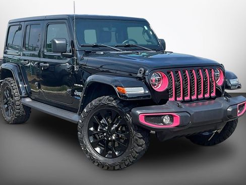 Used 2021 Jeep Wrangler Unlimited Sahara w/ Cold Weather Group AWD/4WD image 10