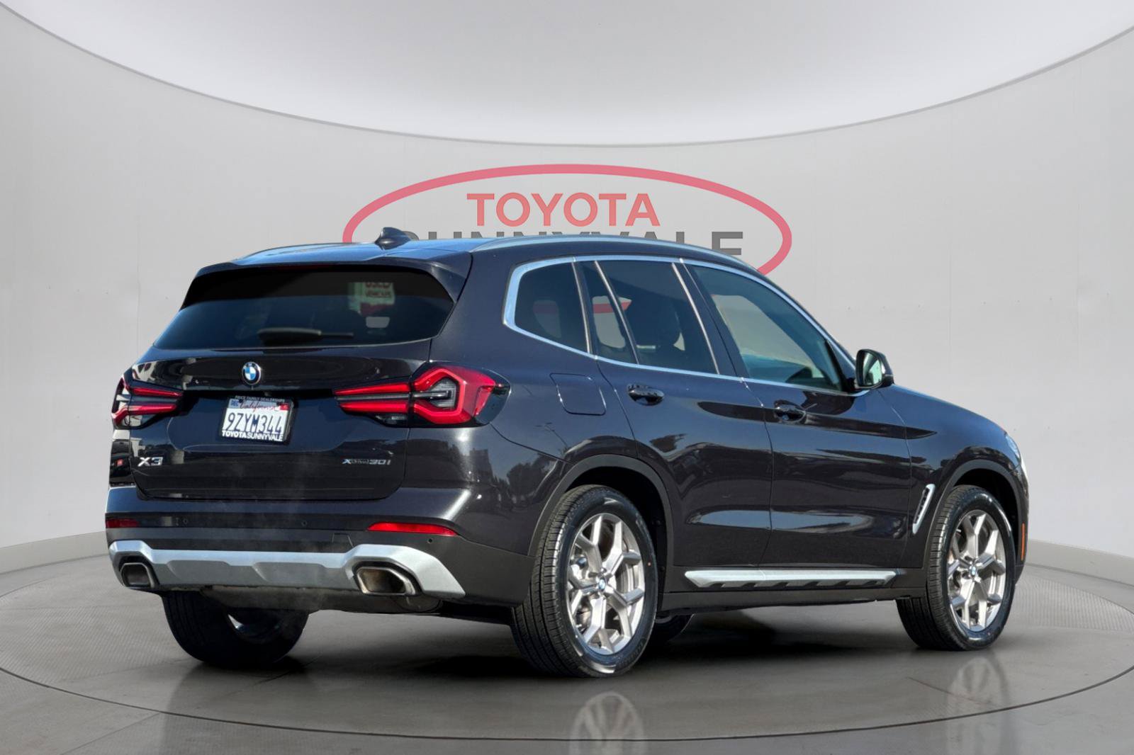 Used 2022 BMW X3 xDrive30i w/ Convenience Package AWD/4WD image 3