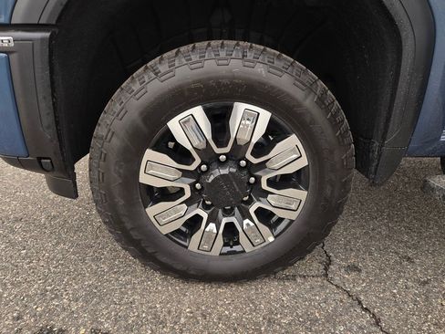 New 2025 GMC Sierra 2500 Denali w/ Denali Reserve Package image 8