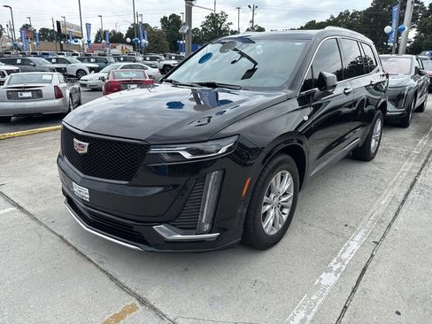 Used 2024 Cadillac XT6 Luxury AWD/4WD image 3