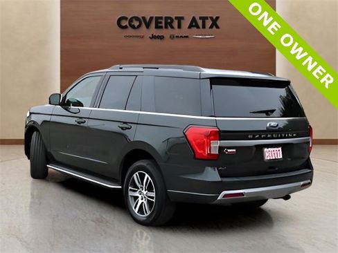 Used 2023 Ford Expedition XLT image 3