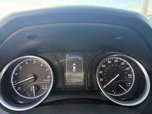 Used 2018 Toyota Camry SE image 16