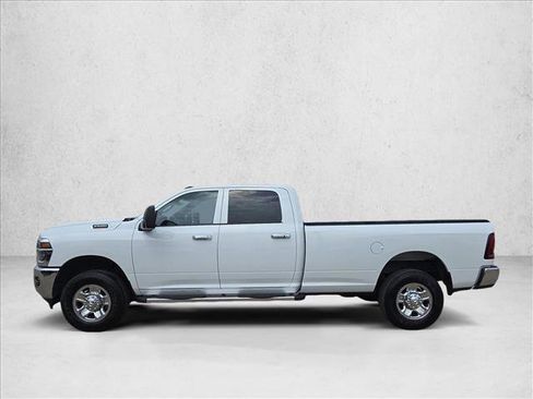 Used 2025 RAM 2500 Tradesman w/ Chrome Appearance Group AWD/4WD image 8