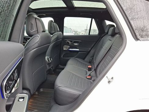 Used 2026 Mercedes-Benz GLC 300 4MATIC image 8