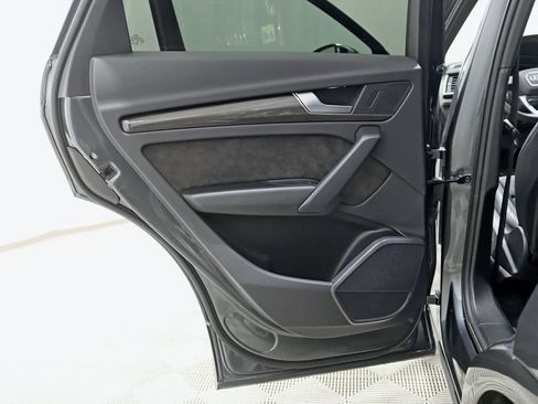 Used 2024 Audi SQ5 Premium w/ 21" Wheel Package AWD/4WD image 29