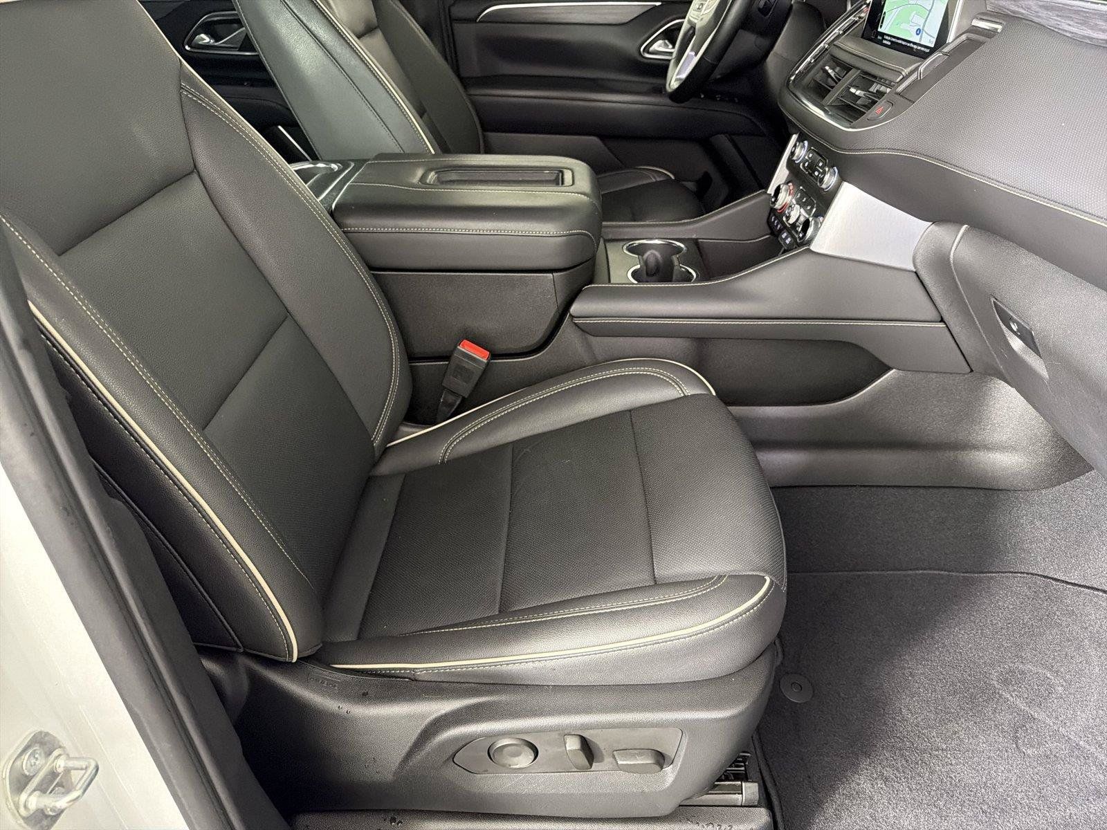 Used 2023 GMC Yukon XL SLT w/ SLT Premium Package AWD/4WD image 11