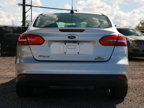 Used 2016 Ford Focus SE FWD image 5